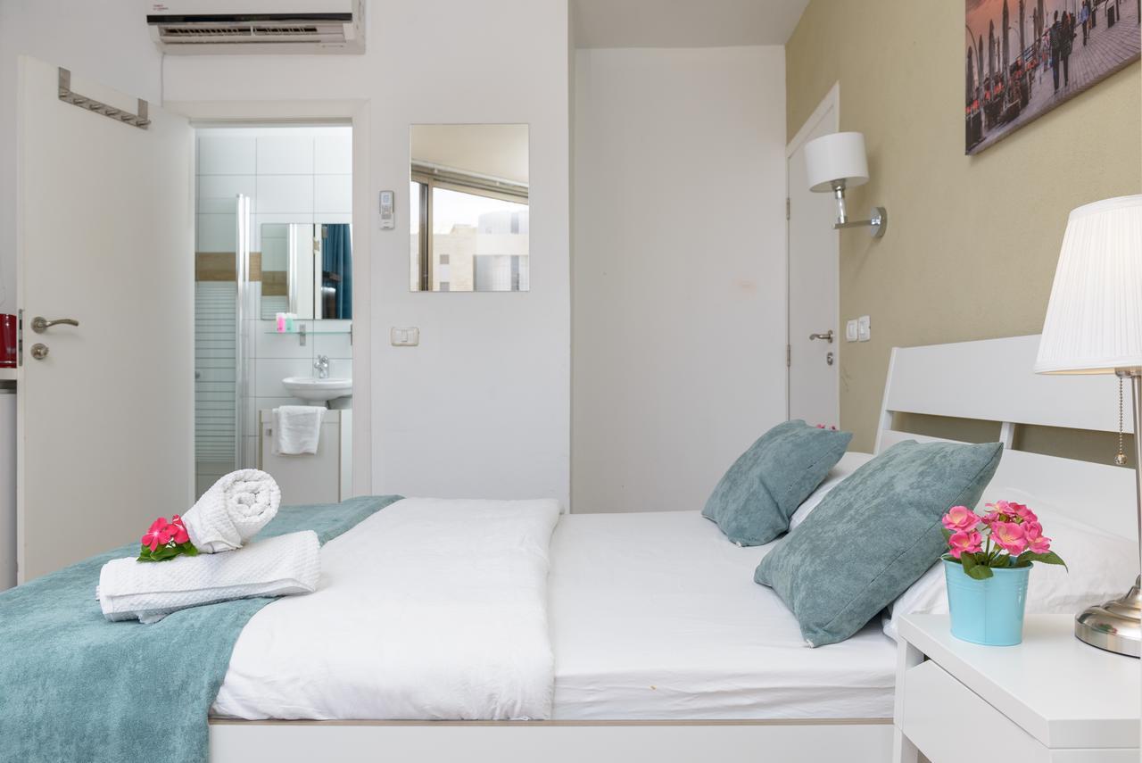 Studio & Apartments On The Beach By Aspentlv Tel Aviv Exterior photo