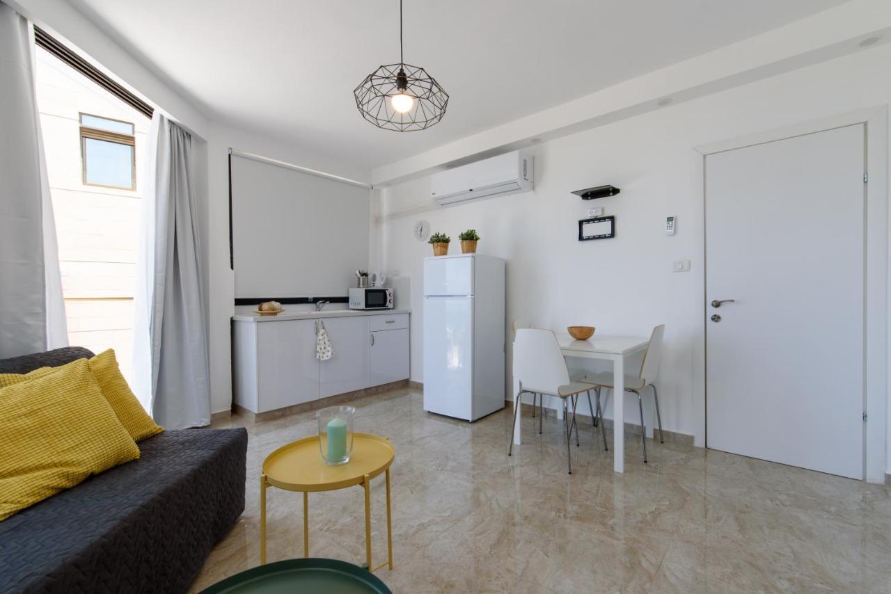 Studio & Apartments On The Beach By Aspentlv Tel Aviv Exterior photo